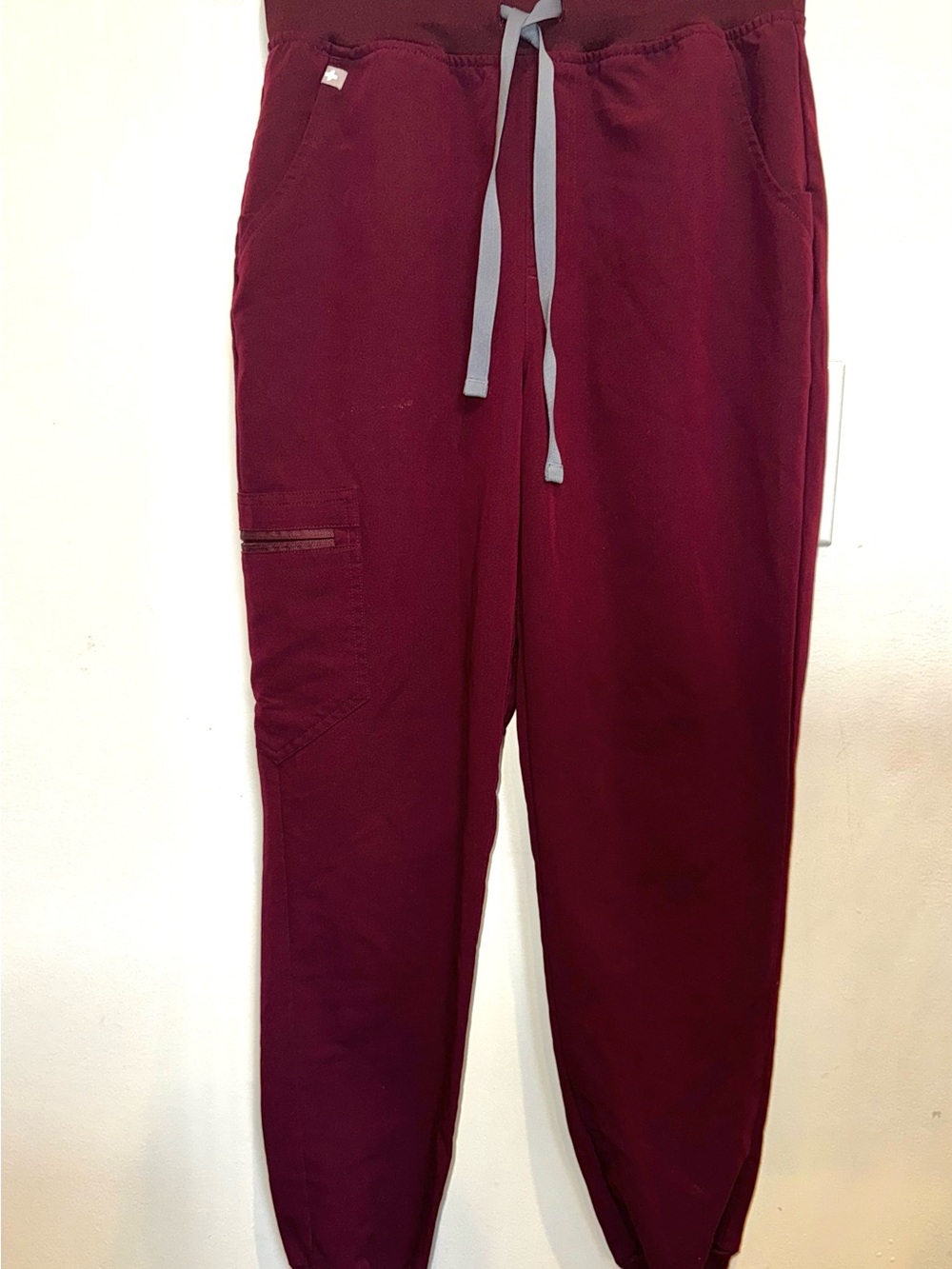 NWOT Figs Women’s Burgundy Drawstring Jogger Pants Size Small